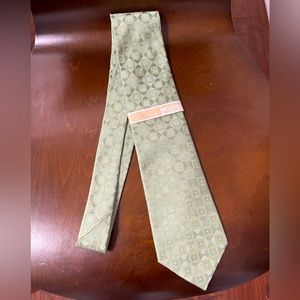 NWT Michael KORS 100% Silk Tie light green